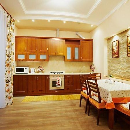 Petra Doroshenka19 Street Apartment Lviv Exterior photo